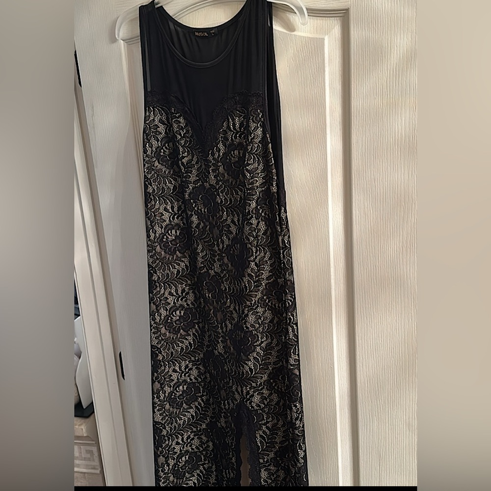 Long lace gown sweet  heart shape top with mesh